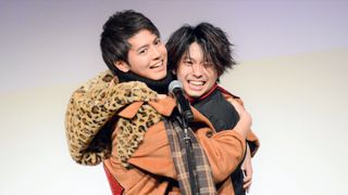 片寄涼太、ハグで男性キャストもメロメロにする