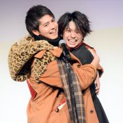 片寄涼太、ハグで男性キャストもメロメロにする