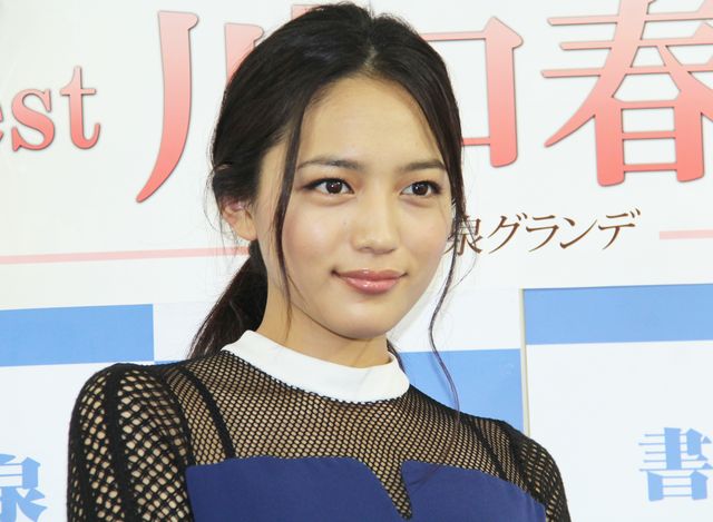 写真は帰蝶/濃姫役の川口春奈