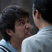 手塚とおるが悪徳Pを怪演!『ゴーストマスター』で三浦貴大と激突