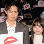 片寄涼太、鼻かじキスは自ら提案!橋本環奈には内緒でトライ