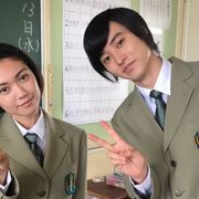 山崎賢人&二階堂ふみ、再びの制服ショット!「時効警察」最終話