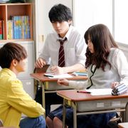 片寄涼太、橋本環奈にひざまずく!『0キス』まるでおとぎ話な本編映像