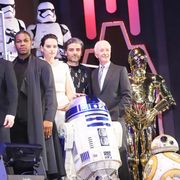 スター・ウォーズ完結編キャスト来日!デイジー・リドリー、日本語で「フォースとともにあらんことを」