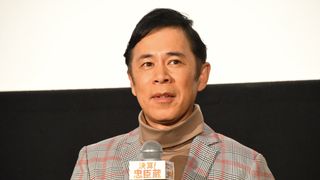 岡村隆史、今年の漢字は「闇」 事務所騒動ネタで会場沸かす
