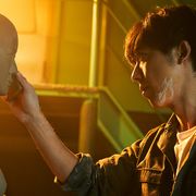 高橋一生が39歳に!職人姿が尊い『ロマンスドール』新カット