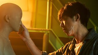 高橋一生が39歳に!職人姿が尊い『ロマンスドール』新カット