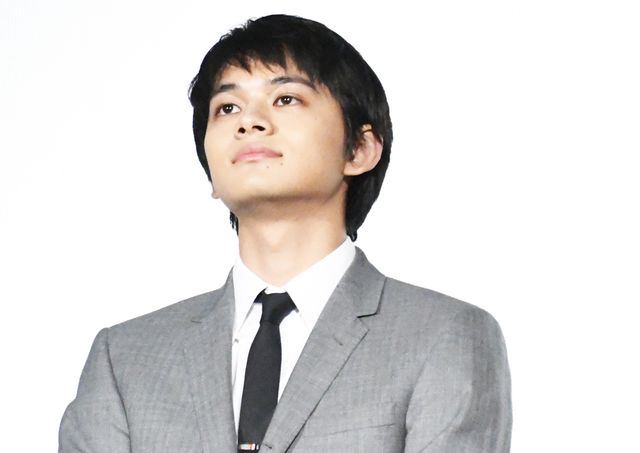 『ぼくらの7日間戦争』初日舞台あいさつに登壇した北村匠海。落ち着いているように見えるが実は…