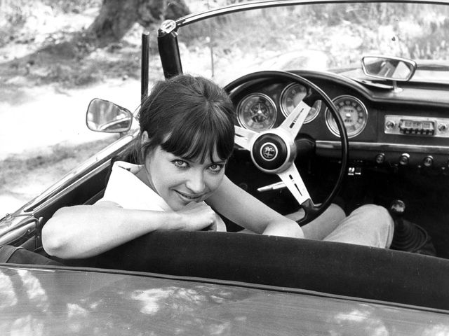 『気狂いピエロ』でのアンナ・カリーナさん