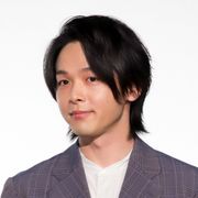 中村倫也、神木隆之介&浜辺美波からのベタ褒めに照れ