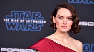 『スター・ウォーズ』レイ役デイジー・リドリー、ストーカーの恐怖でセラピー通いに