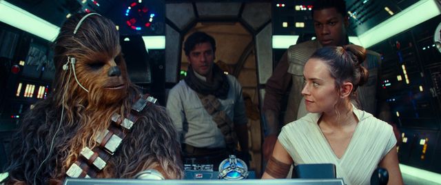 断トツの首位! - 映画『スター・ウォーズ/スカイウォーカーの夜明け』より