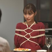 内田理央、縄で縛られる!「来世ではちゃんとします」衝撃ビジュアル