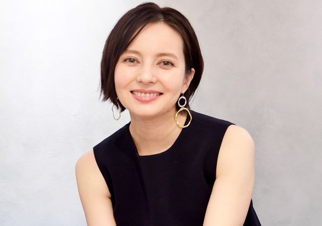 ぶっ飛んだ役に挑んだベッキー、出産を控えた現在の心境も明かした