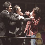 カイジの首を絞める…藤原竜也VS吉田鋼太郎のアツすぎカット!