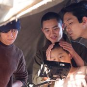 D.O.のキュートな笑顔!『スウィング・キッズ』オフショット