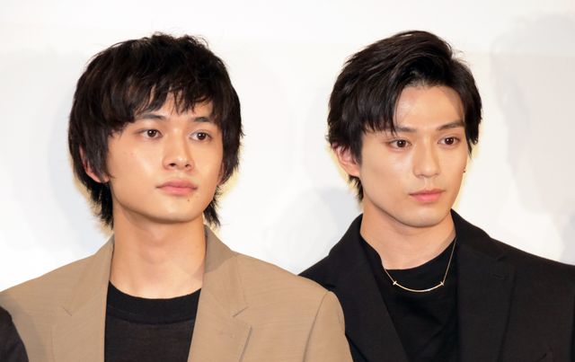 学生からの質問に答えた北村匠海と新田真剣佑