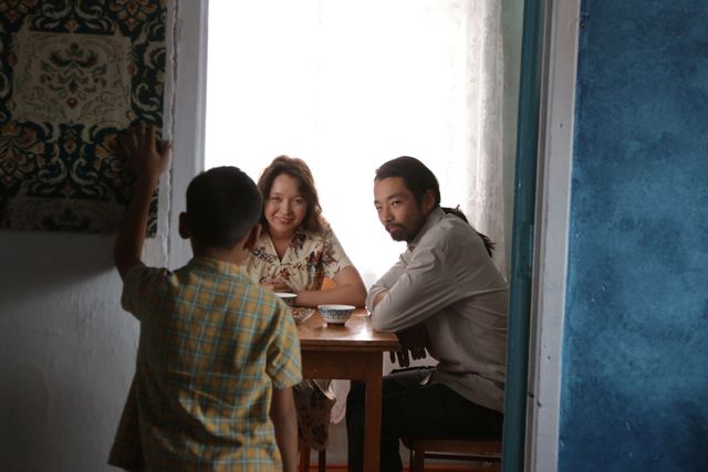 日本・カザフスタン合作映画『オルジャスの白い馬』より主演のサマル・イェスリャーモワと森山未來