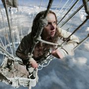 高所恐怖症の人は閲覧注意!上空1万メートルで気球をよじ登る『イントゥ・ザ・スカイ』本編映像
