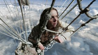 高所恐怖症の人は閲覧注意！上空1万メートルで気球をよじ登る『イントゥ・ザ・スカイ』本編映像