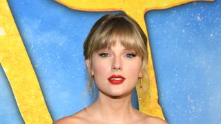 テイラー・スウィフト、母親の脳腫瘍を告白
