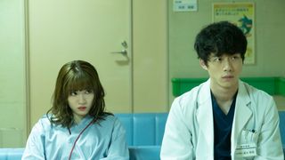 坂口健太郎&永野芽郁、ハードな撮影も乗り越える信頼感!『仮面病棟』撮影現場レポート
