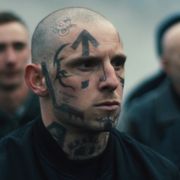 顔面タトゥーの元白人至上主義者をジェイミー・ベルが熱演 『SKIN/スキン』5月公開