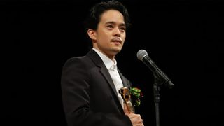 キネ旬主演男優賞受賞の池松壮亮、“池松から宮本へ”賞を捧ぐ