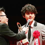 鈴鹿央士、広瀬すずとの出会いを回顧 スポニチグランプリ新人賞受賞