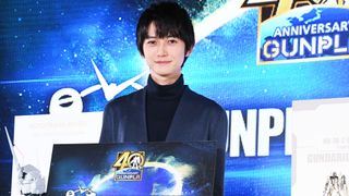 本郷奏多、あふれるガンプラ愛！自宅に100体飾り「一生愛し続ける」