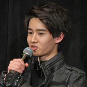 藤岡弘、の息子・真威人、親子共演に期待