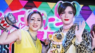 Matt、ハリウッド女優に父・桑田真澄のサイン入りバット贈る