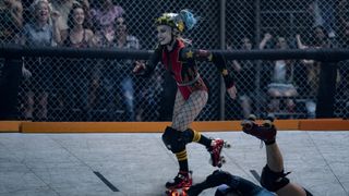 ジョーカーと別れたハーレイ・クイン、渾身のヒップアタック！本編映像