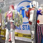 ハーレイ・クイン、ワンダーウーマンの本物衣装が日本上陸!DC特別イベント開催