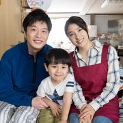 土屋太鳳、田中圭と初の夫婦役 『ヒノマルソウル』親子3ショット公開