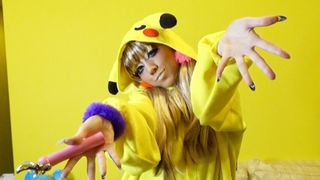 仲里依紗、ガングロメイクで激変！YouTubeチャンネルを開設