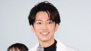 佐藤健「恋つづ」オフショットがカッコよすぎ！上白石萌音が撮影
