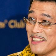 ピコ太郎、PPAPの2020年版で手洗い呼びかける