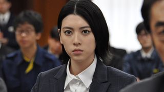 三吉彩花「捜査一課長」で刑事役初挑戦　制服で高校生姿も