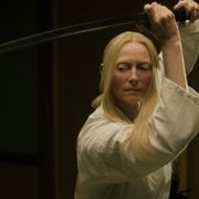 『デッド・ドント・ダイ』ティルダ・スウィントンの剣士キャラのイメージになった残酷日本映画