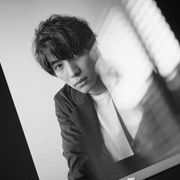 福士蒼汰、PC越しのフォトセッション 写真家・荒木勇人と新たな試み