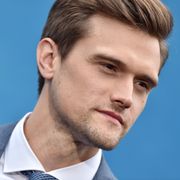 「フラッシュ」出演俳優、ひどすぎる女性蔑視&人種差別ツイートでクビ