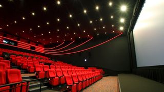新千歳空港シアター営業再開 『アベンジャーズ』など再上映