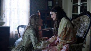 結婚直前のエマ・ワトソンに「一緒に逃げよう」…『若草物語』本編映像