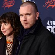 ユアン・マクレガー離婚成立…娘が「クズ」呼ばわりした女優と交際中