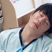 可愛すぎる田中圭の寝顔!「アンサング・シンデレラ」オフショットに反響