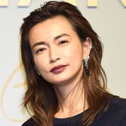 スタイル抜群!長谷川京子のYouTube動画が話題に