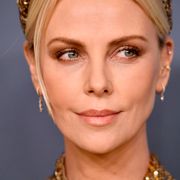 シャーリーズ・セロン45歳に!長年シングルだって「孤独と感じたことはない」