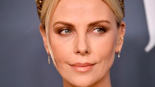 シャーリーズ・セロン45歳に！長年シングルだって「孤独と感じたことはない」