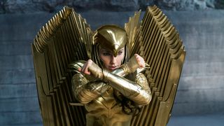 ワンダーウーマン、黄金の新アーマーが神々しい！続編の新カット